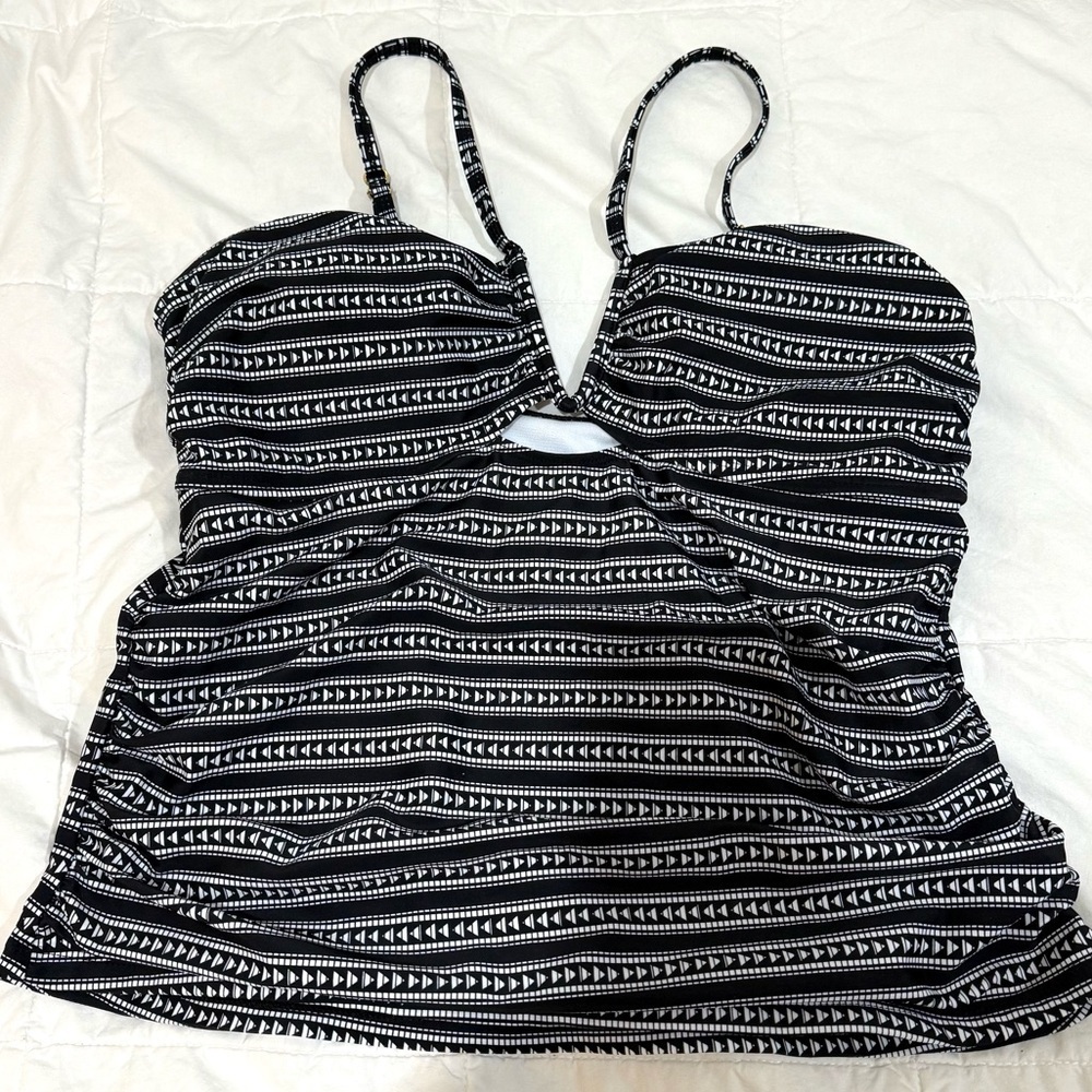 Time and Tru Black and White Patterned Swim Top